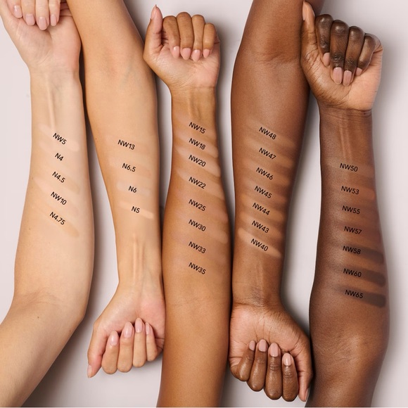 MAC Studio Fix Powder Plus Foundation NW43 - Picture 4 of 6